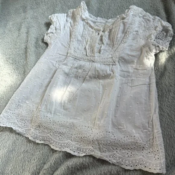 Like New Baby Girl Short Sleeve Peasant Top White Eyelet Hem Accent Sz 3T - Picture 3 of 6